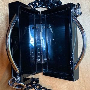 L'AFSHAR
Eugene black marble